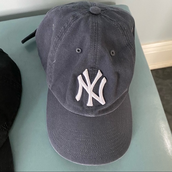 Women’s New York Yankees 47’ Baseball Hat NWOT NAVY ONLY - Picture 2 of 4